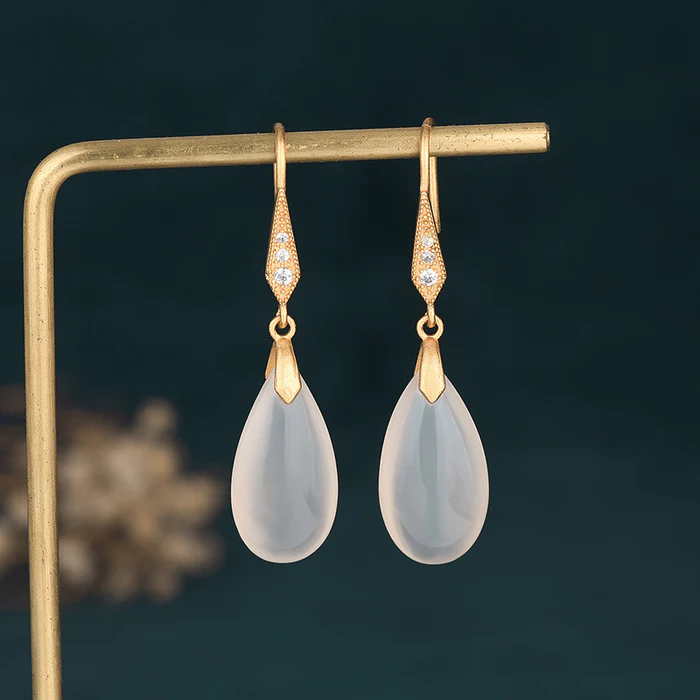 Moonstone dangling earrings