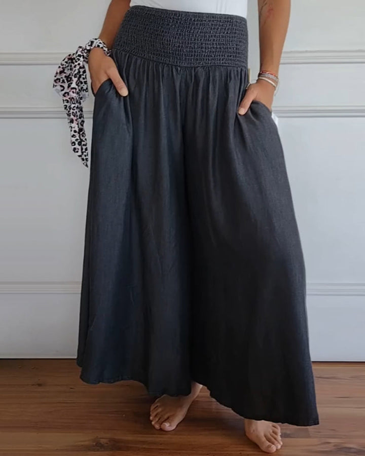 - Pants with elastic waistband