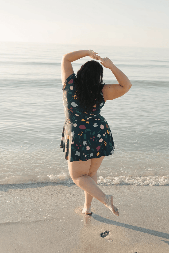 Agnieszka – Ruffled swimsuit with bust support