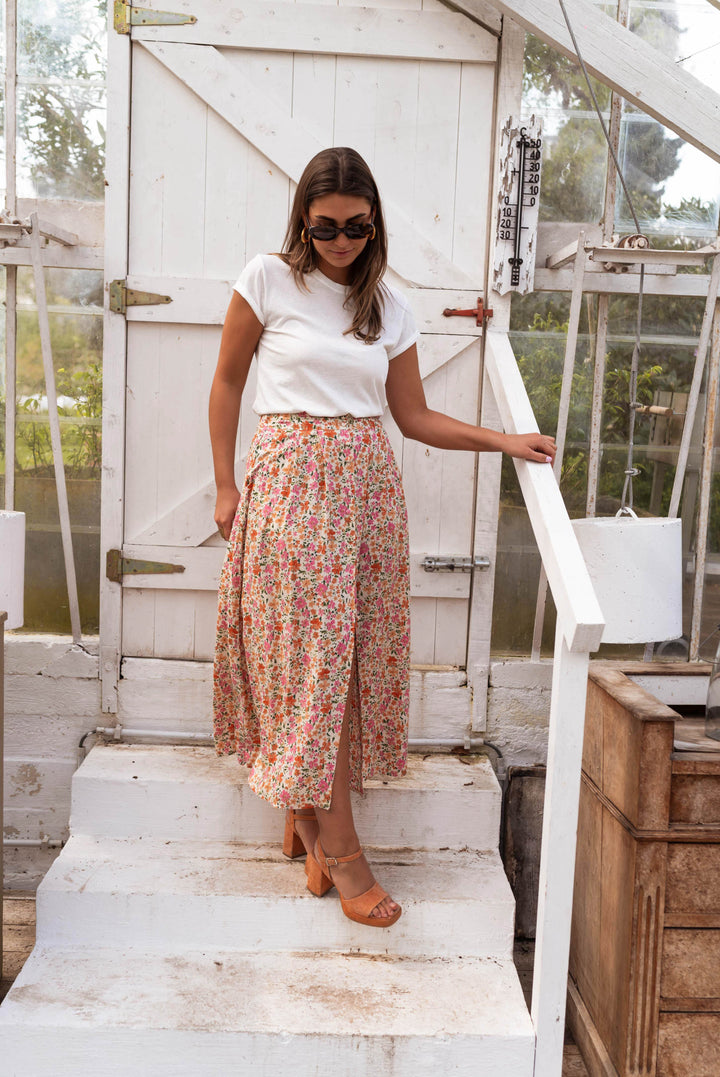 LIA | THE AIRY SLIT SKIRT