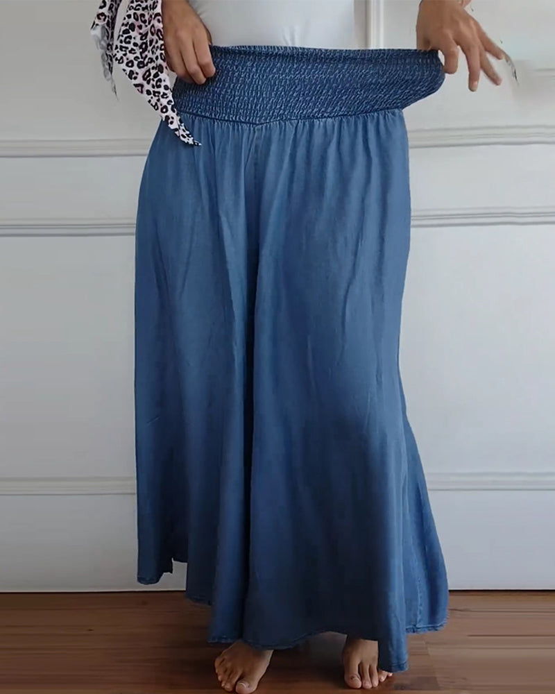- Pants with elastic waistband