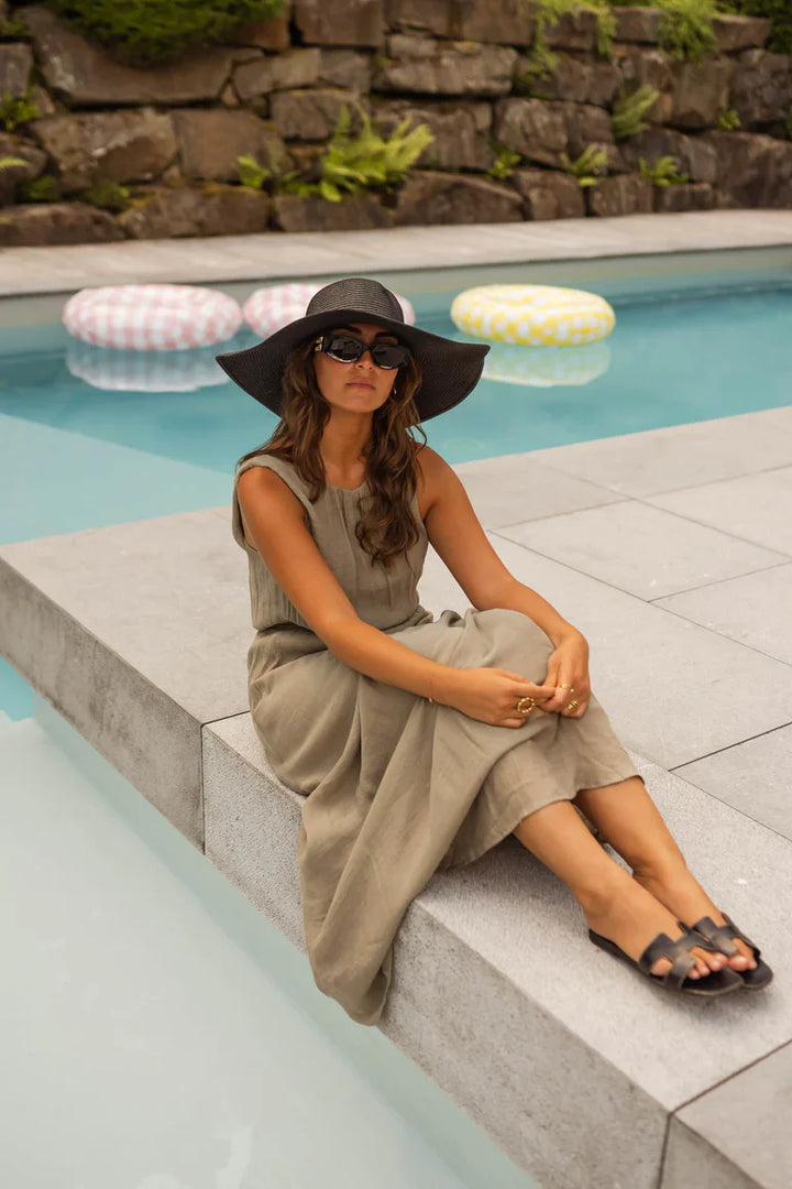 Sarah | The summer dress in elegant khaki